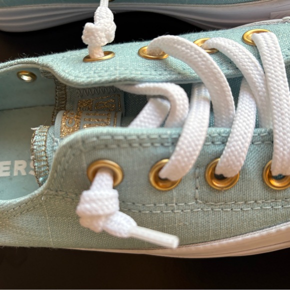 Converse Low Top Sneakers in Light Blue and White, 7.5 - Picture 7 of 16
